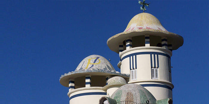 Come by train to the Tower of the Cross ('Torre de la Creu') in Sant Joan Despí