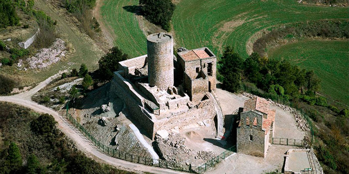 <p>Castell de Boixadors, a Sant Pere Sallavinera</p>