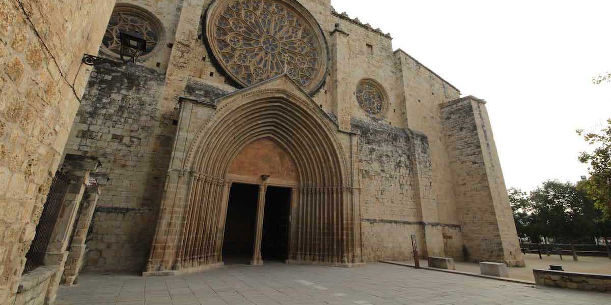 Exterior del monestir de Sant Cugat