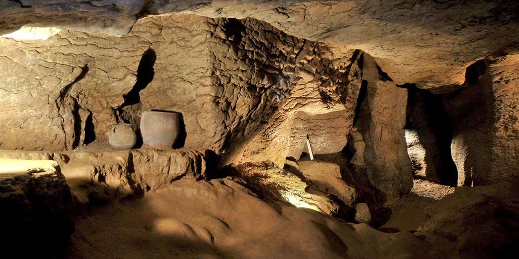 Cuevas del Toll en Moià
