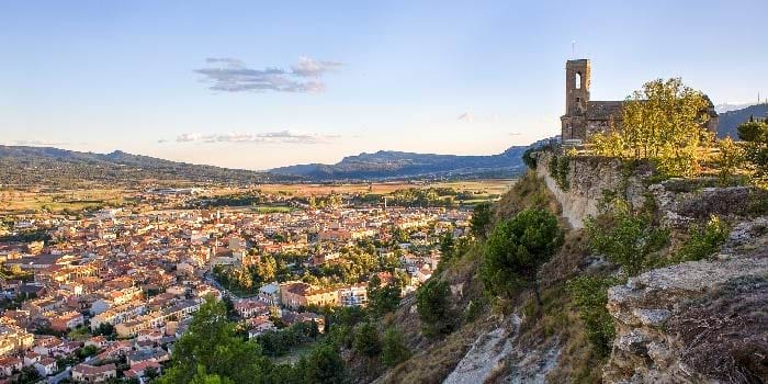 Blick auf Tona von Sant Andreu del Castell aus