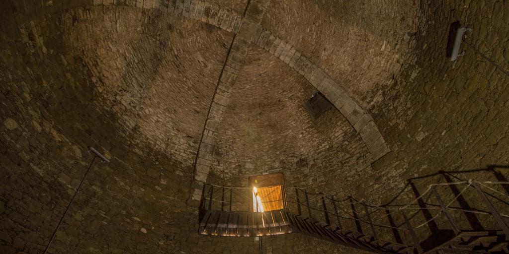 Interior d'una de les poues de glaç de Castellterçol