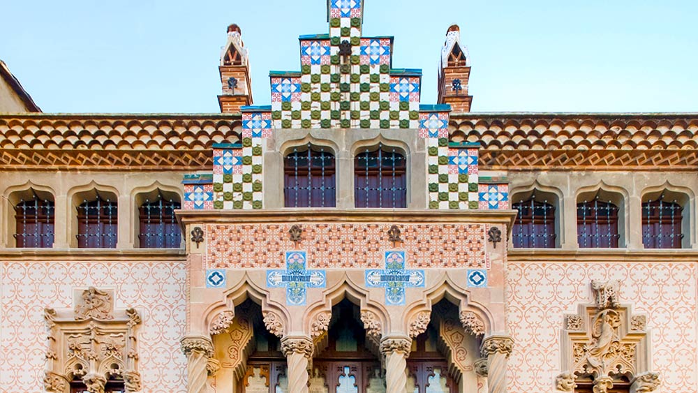 Façana de la Casa Coll i Regàs