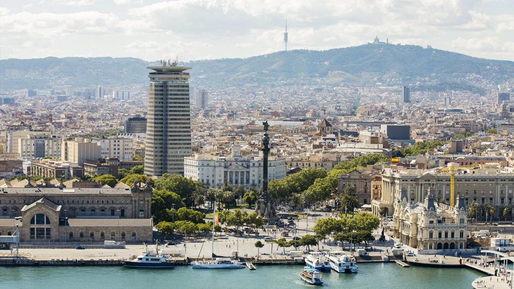 Panoràmica de Barcelona des del mar